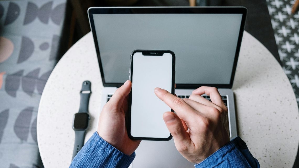 CISA alerta para falhas Apple exploradas em ataques