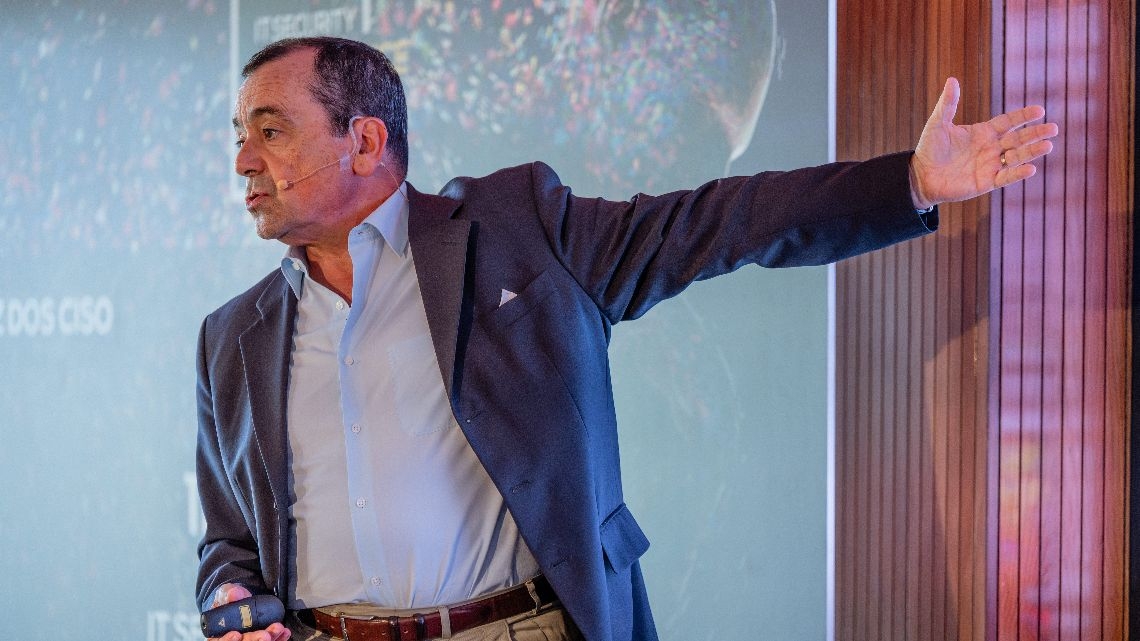 Contra-Almirante Gameiro Marques: “O investimento mais valioso, apesar da evolução da IA, é sempre nas pessoas” (com vídeo)