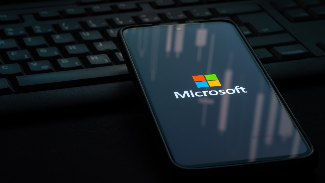 Microsoft corrige 18 falhas em IA e cloud