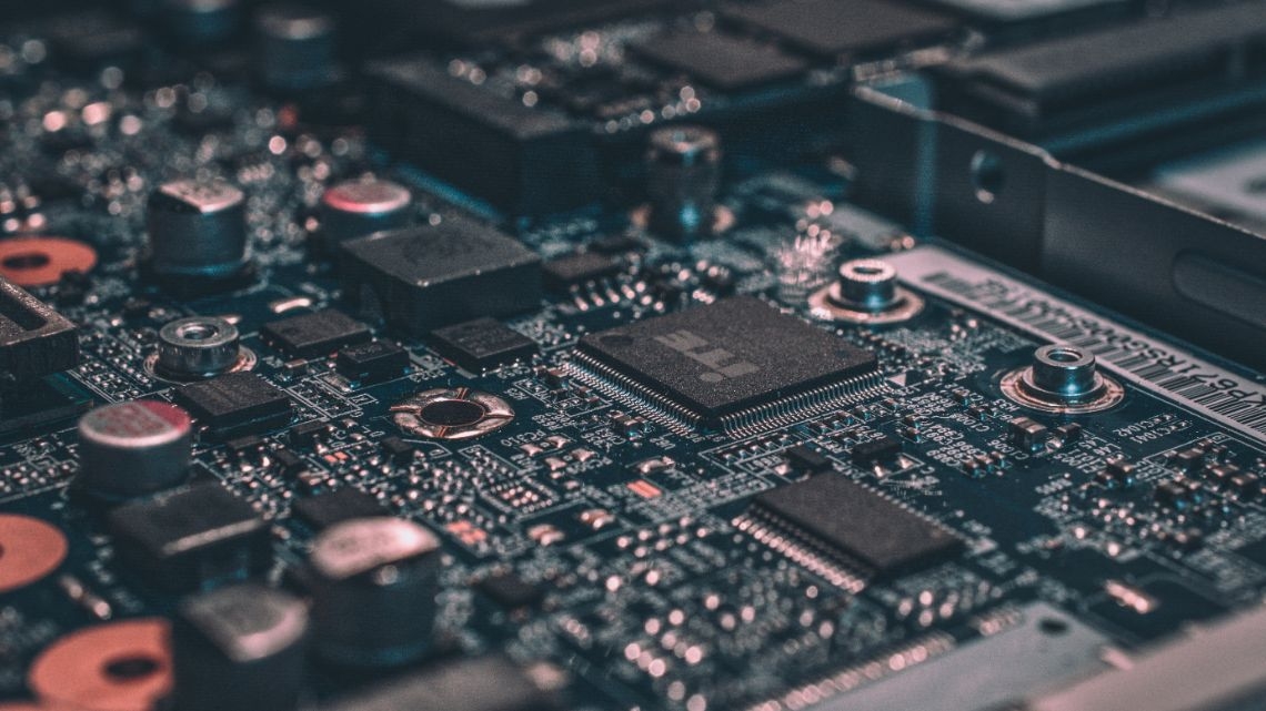 Processadores Intel e AMD afetados por vulnerabilidades no padrão PCIe IDE