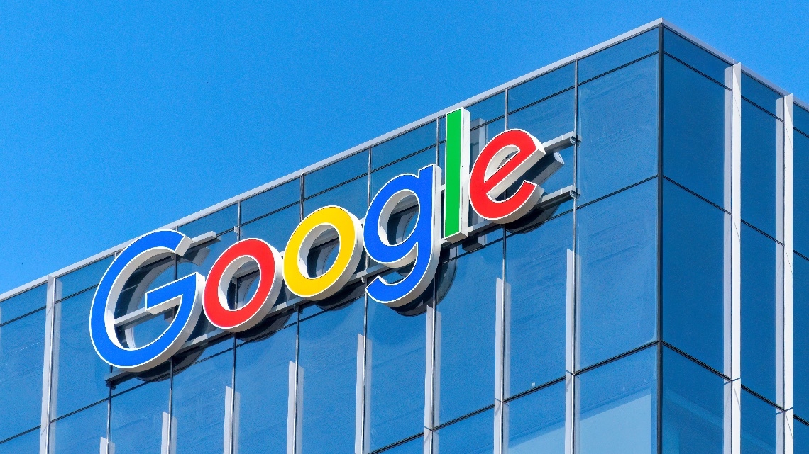 Google multada em 403 milhões por tratamento de dados de localização
