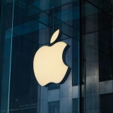 Apple alerta utilizadores em cem países para possíveis ataques com spyware avançado