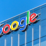 Google multada em 403 milhões por tratamento de dados de localização