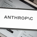 “Temos de abrandar o ritmo”: CEO da Anthropic apela a abrandamento da IA