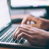 Cibercriminosos recorrem a currículos falsos e sites de ofertas de emprego para espalhar malware