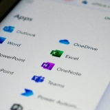 Microsoft corrige falha crítica no Office explorada ativamente