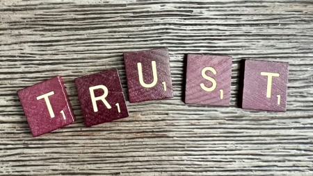 Cibercriminosos exploram confiança como principal vetor de ataque