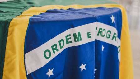 Regulador brasileiro bane Meta de utilizar dados para treinar modelos de IA