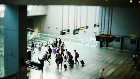 Detido no Reino Unido suspeito com ligações a ciberataque a aeroportos europeus