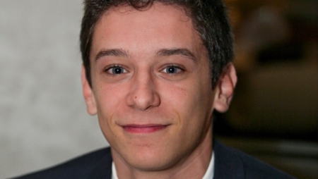 O príncipe da Nigéria cresceu, agora usa AI