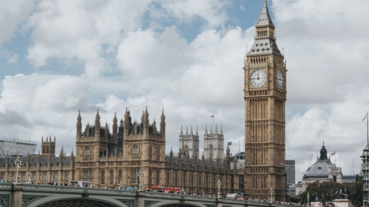 GCHQ revela que governo britânico sofreu ciberataque de espionagem há 20 anos