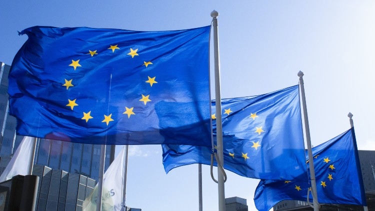 Comissão Europeia aumenta pressão para retirar Huawei e ZTE do 5G europeu