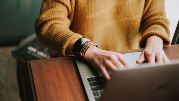 Cibercriminosos usam falsas entrevistas de emprego para distribuir malware