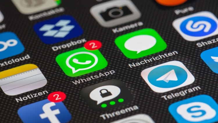 CISA expõe campanhas de spyware que exploram WhatsApp, Signal e falhas zero day