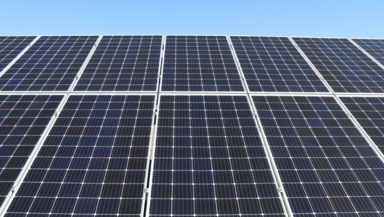 Vulnerabilidades em sistemas de energia solar podem ameaçar redes elétricas